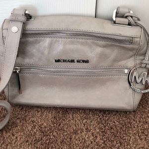 Michael kors crossbody purse